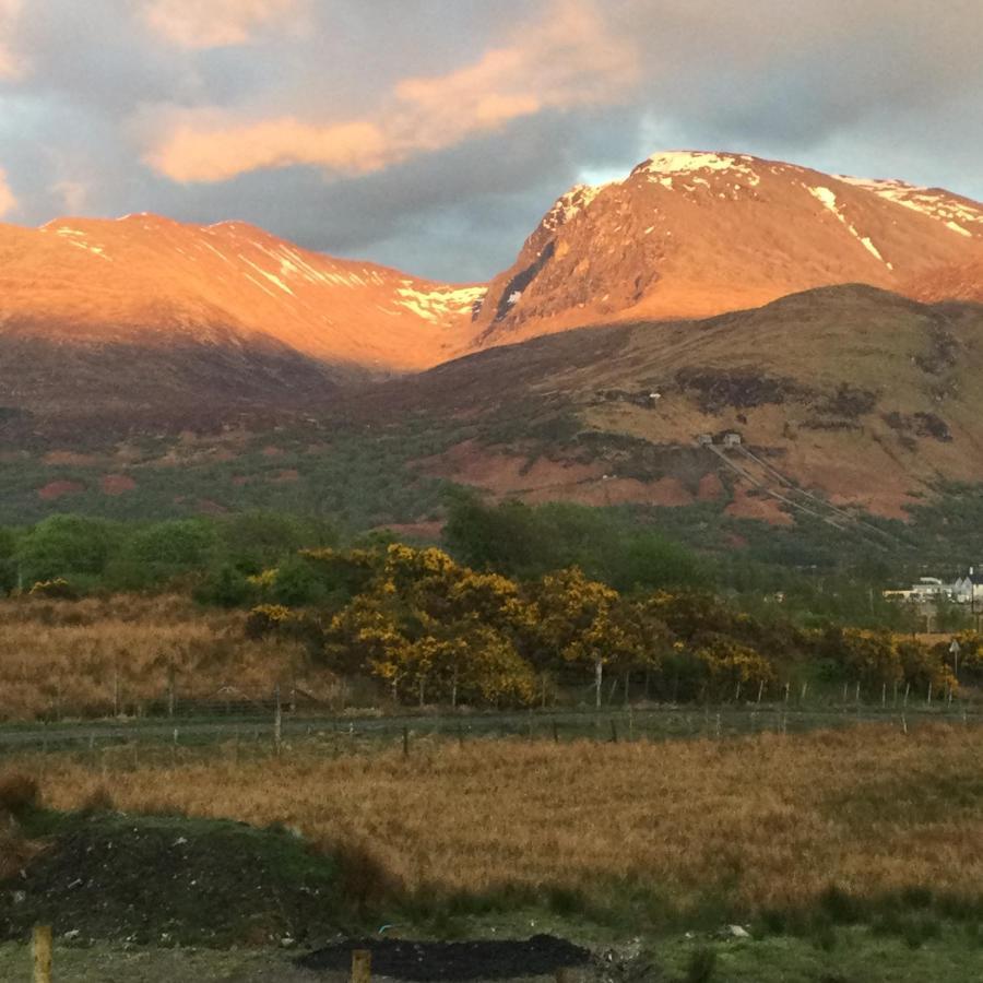 Ben Nevis Manor Lodge & Indoor Private Hot-Tub Fort William Exterior photo
